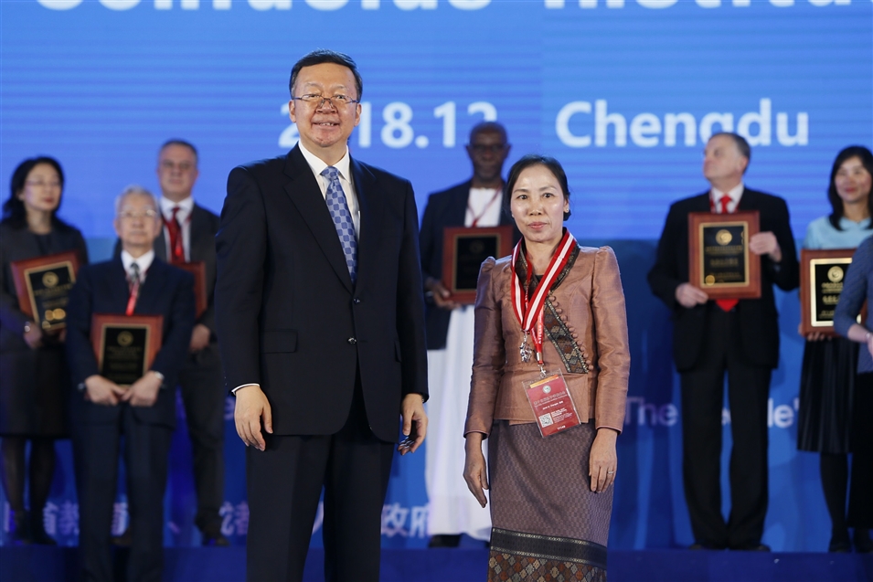 2018年獲得孔子學(xué)院孔子學(xué)院總部“2018年度孔子學(xué)院先進(jìn)個(gè)人”稱(chēng)號(hào)